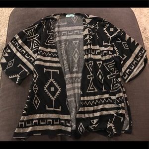 Short sleeve sweater wrap top MEDIUM